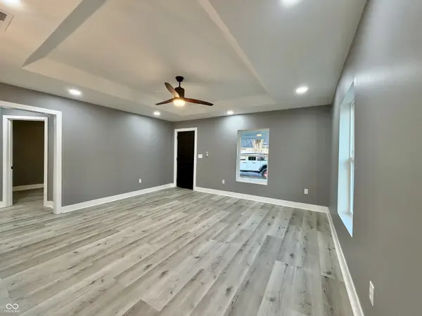 402 Walnut ST, Hope, IN 47246