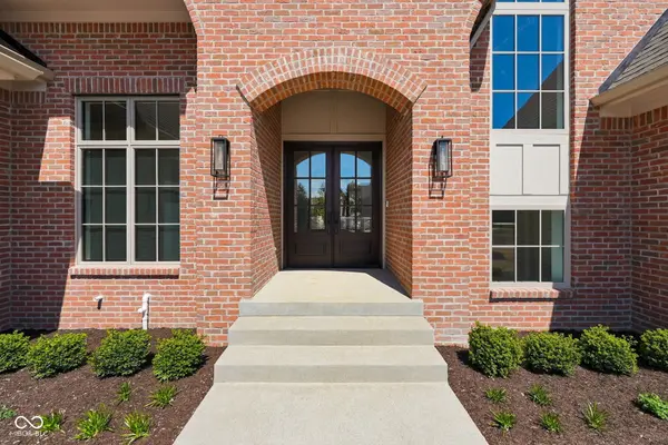 330 Sanner CT, Carmel, IN 46290