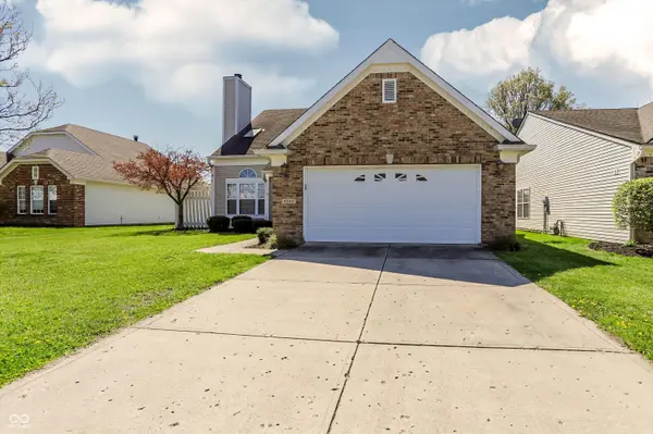 9240 Crossing DR, Fishers, IN 46037