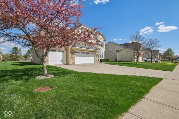 9415 Woodslake DR, Indianapolis, IN 46278