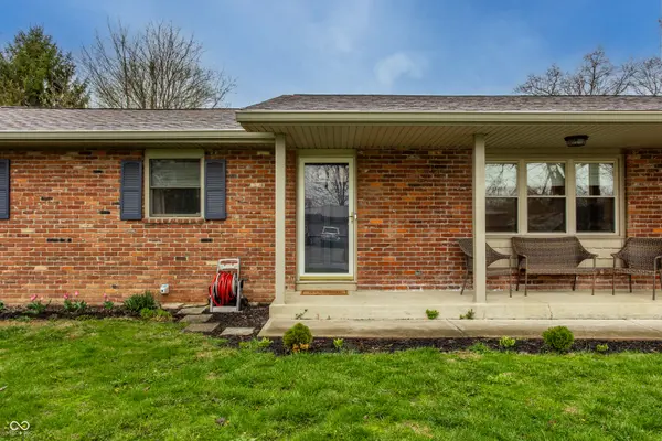 925 S Westchester Park DR, Yorktown, IN 47396