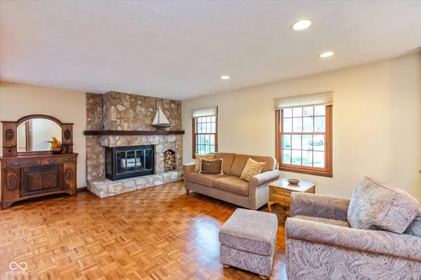 8435 Sandpiper CT, Indianapolis, IN 46256