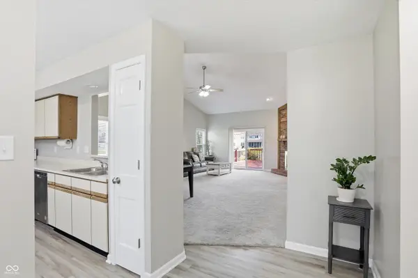 8953 Baywood CIR, Indianapolis, IN 46256