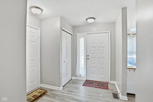 8953 Baywood CIR, Indianapolis, IN 46256
