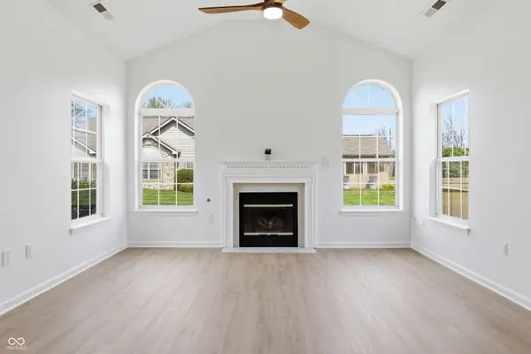 855 Gazebo WAY, Greenwood, IN 46142