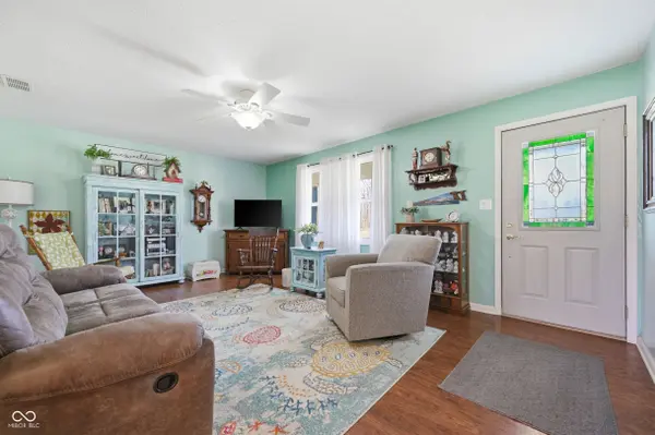 6310 S Overlook DR, Daleville, IN 47334