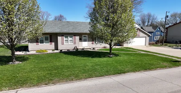 900 N J ST, Elwood, IN 46036