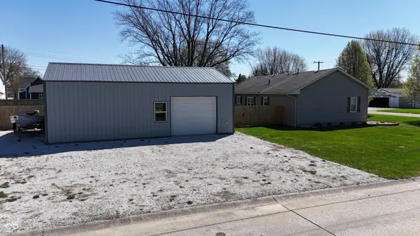 900 N J ST, Elwood, IN 46036