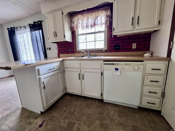 242 W Main ST, Ellettsville, IN 47429
