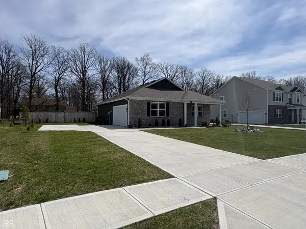 3779 S Village ROW, New Palestine, IN 46163
