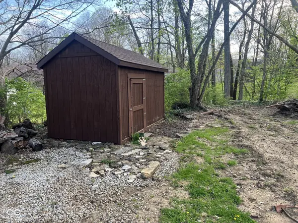2724 E Fairoaks DR, New Castle, IN 47362