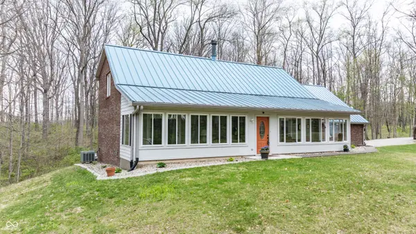 514 Redbud LN, New Castle, IN 47362