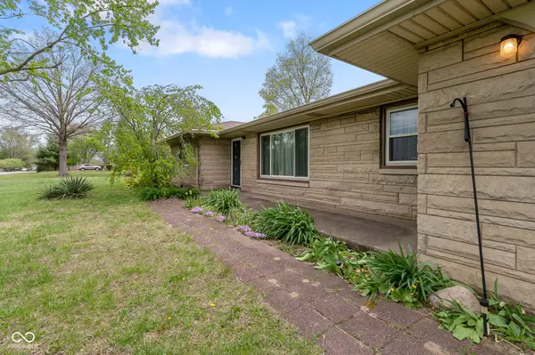 5565 Varna DR, Indianapolis, IN 46221