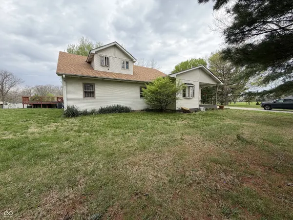 686 E Wood AVE, Clinton, IN 47842