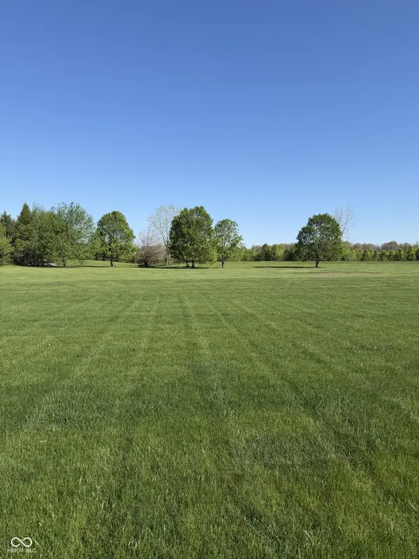 11153 Sedgemoor CIR, Carmel, IN 46032