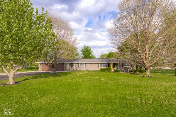 8101 N County Road 825 E, Hope, IN 47246
