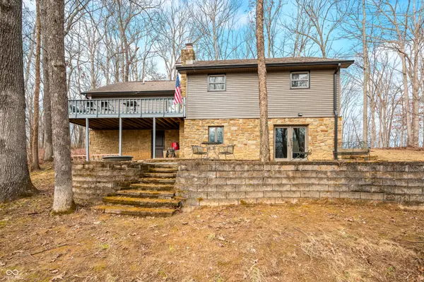 522 Sams Hill RD, Nashville, IN 47448