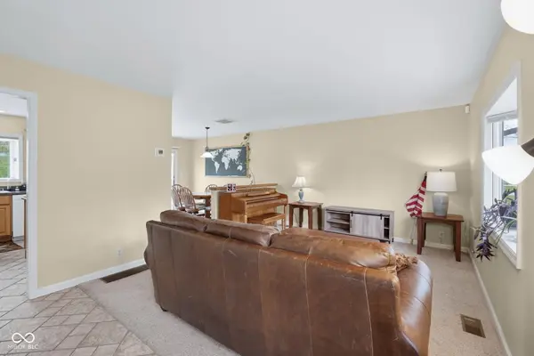 3077 Hawcreek BLVD, Columbus, IN 47203