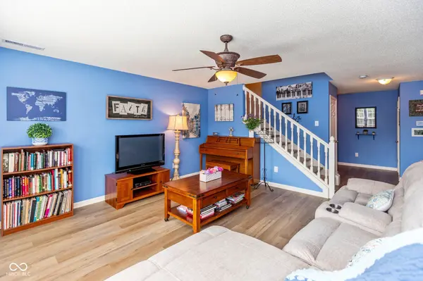 1305 Lake Meadow DR, Indianapolis, IN 46217