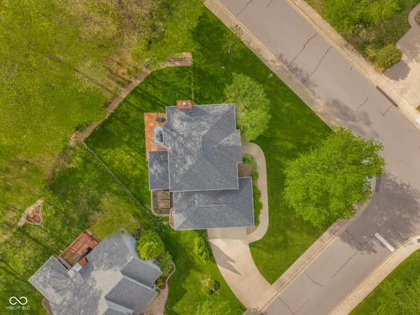 6075 Chinkapin DR, Columbus, IN 47201