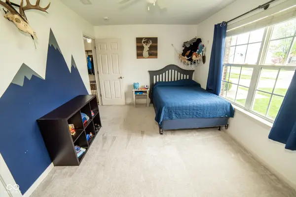 5573 Breaburn RD, Bargersville, IN 46106