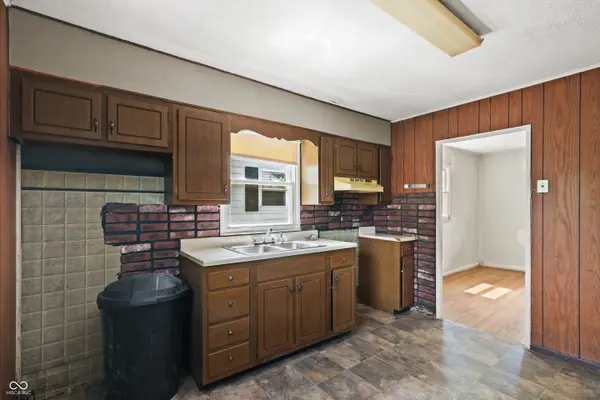 527 S Grand AVE, Indianapolis, IN 46219