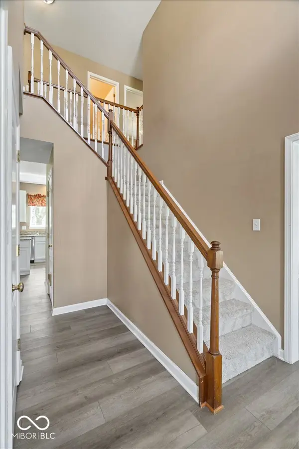 9932 Parkshore DR, Fishers, IN 46038