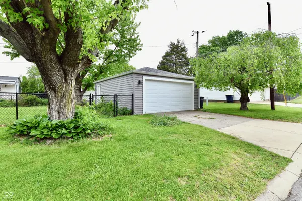 245 S 11th AVE, Beech Grove, IN 46107