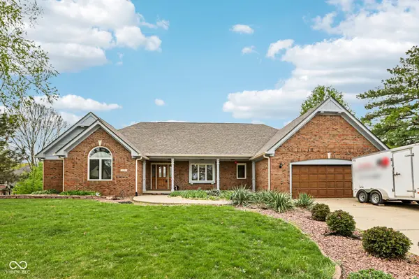 950 Silver Hill LN, Greenwood, IN 46142