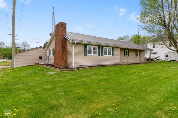 613 E Green ST, Waveland, IN 47989