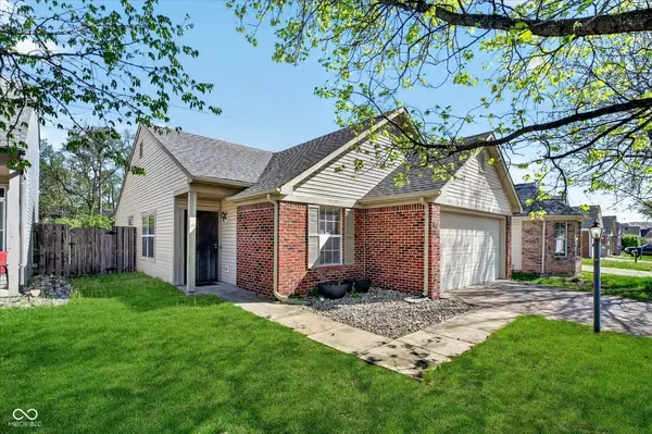 5182 Pin Oak DR, Indianapolis, IN 46254
