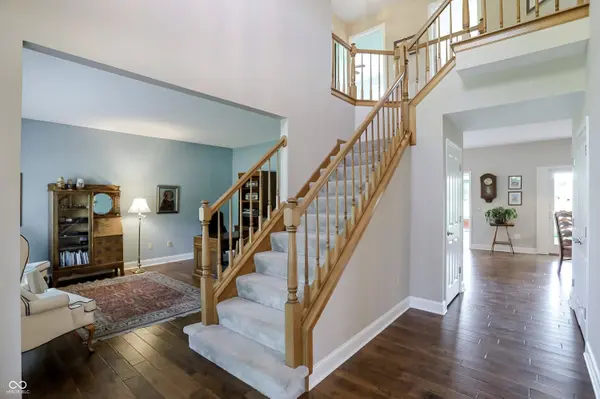 6322 Columbia CIR, Fishers, IN 46038