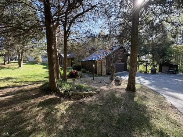 12340 N Cedarwood DR, Mooresville, IN 46158