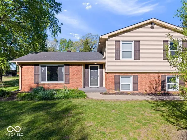 1352 Westwind DR, Avon, IN 46123