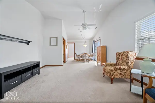 1333 N Apple Lake DR, Greenfield, IN 46140