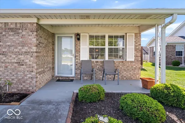 1333 N Apple Lake DR, Greenfield, IN 46140