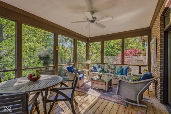 1091 Pintail CT, Columbus, IN 47201