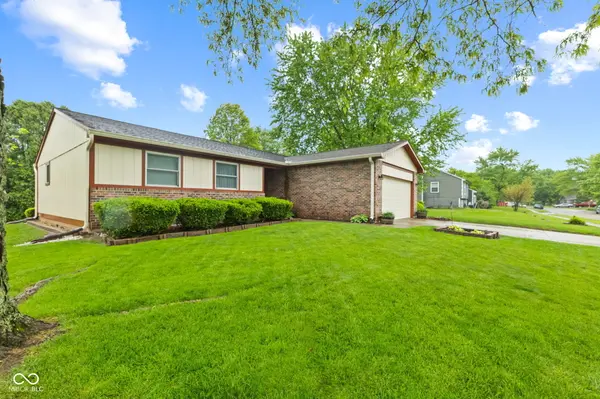 3727 Oil Creek DR, Indianapolis, IN 46268