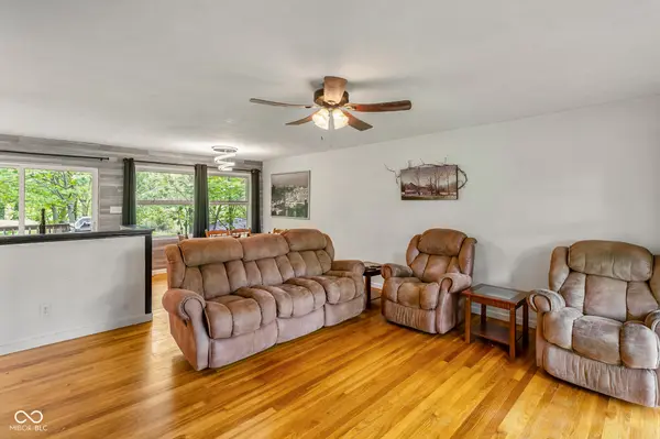 221 W Chester DR, Ellettsville, IN 47429