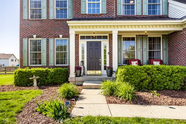 4348 Ledge Rock CT, Zionsville, IN 46077