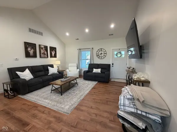 560 Golf View DR, Milan, IN 47031