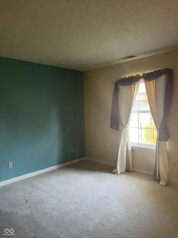 1453 Country Pointe DR, Indianapolis, IN 46234