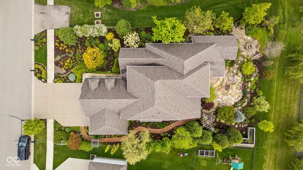 3807 Sugar Pine LN, Zionsville, IN 46077