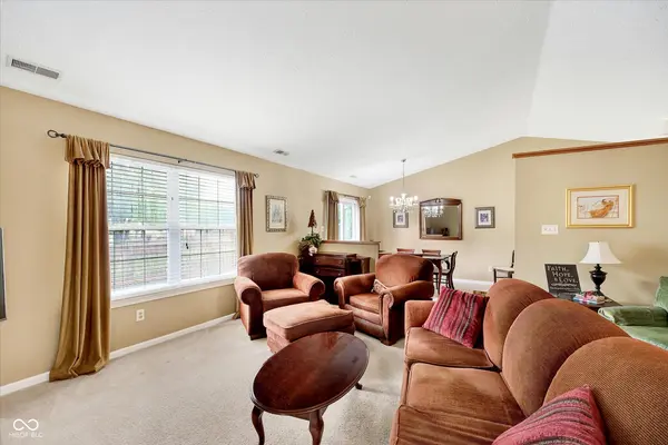 1541 Brook Pointe DR, Indianapolis, IN 46234