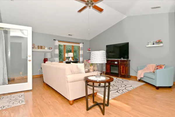 8336 Chapel Pines DR, Indianapolis, IN 46234