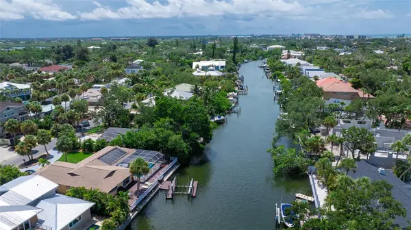 4950 COMMONWEALTH DR, Sarasota, FL 34242