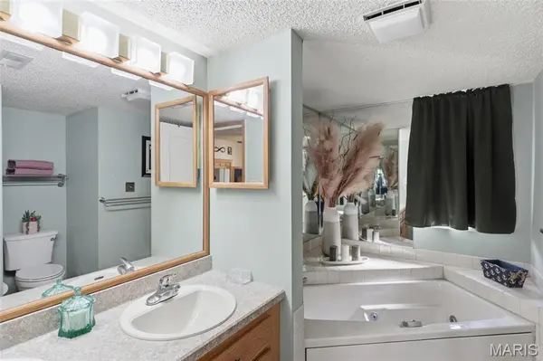 343 Racquet Club DR #226, Lake Ozark, MO 65049