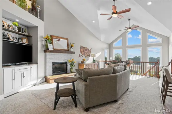 456 Cardinal Meadows Dr, Washington, MO 63090