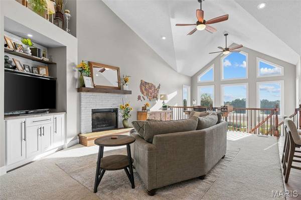 456 Cardinal Meadows Dr, Washington, MO 63090