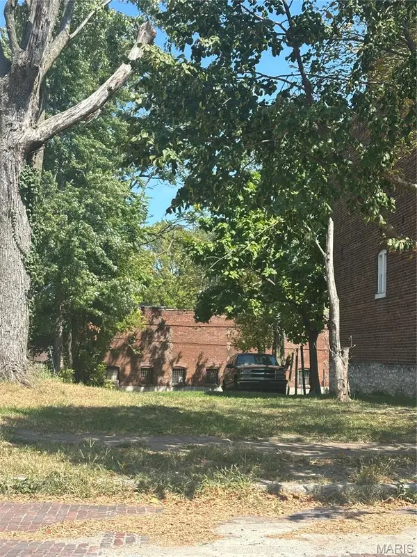 2919 Gasconade ST, St Louis, MO 63118